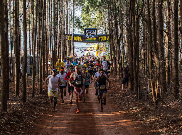 Largada da Trail Run Foto: Wladimir Togumi/Brasil Ride Botucatu 