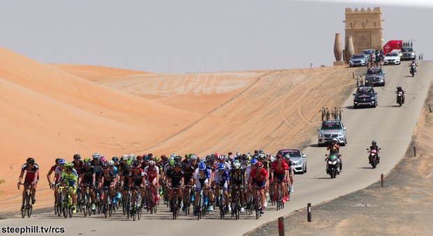 The pack is on the way during "the Adnoc Stage", the first stage of Abu Dhabi tour cycling race, over 174 km from Qasr Al Sarab to ​Madinat Zayed, UAE, 8 ​October​ 2015.​ ANSA/​CLAUDIO PERI